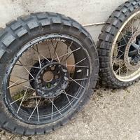 R1200GS R1250GS RUOTE COMPLETE DI PNEUMATICI OFF
