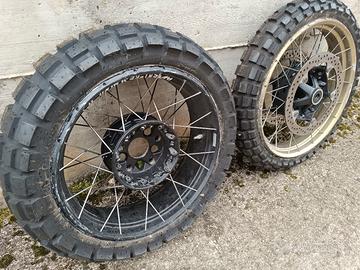 R1200GS R1250GS RUOTE COMPLETE DI PNEUMATICI OFF