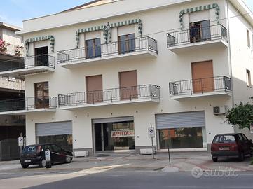 Locale Commerciale a BIANCO RC
