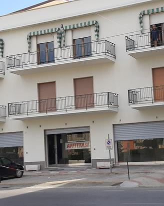 Locale Commerciale a BIANCO RC