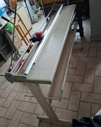Taglierina antica per carta e cartoncino