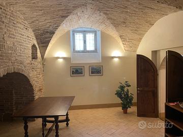 Locale Uso Ufficio Fermo