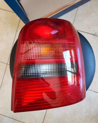 fanale posteriore destro audi A4 b5