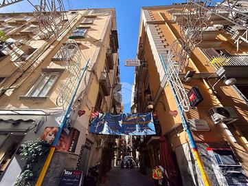 3 LOCALI A NAPOLI