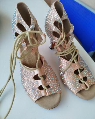 scarpe da ballo da latino o caraibico