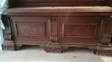 cassapanca con appendiabiti a muro 