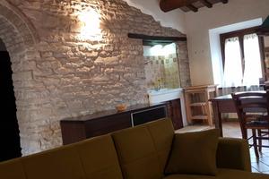 Appartamento indipendente arredato con giardino