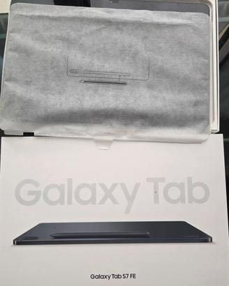 Samsung Tab S7 FE 128GB con tastiera e accessori