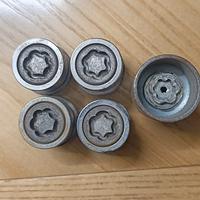 accessori auto Fiesta  dadi bracciolo 