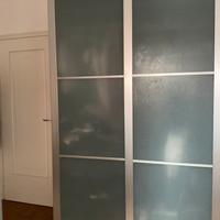 Armadio ikea marrone ante vetro