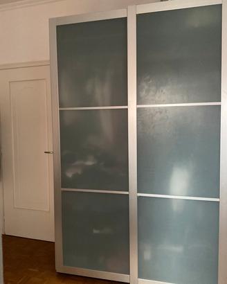 Armadio ikea marrone ante vetro