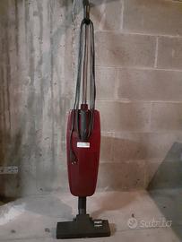 Scopa elettrica Hoover da pavimento con filo