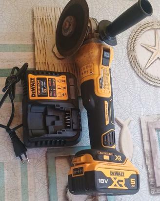 Flex smerigliatrice dewalt piccolo a batteria 