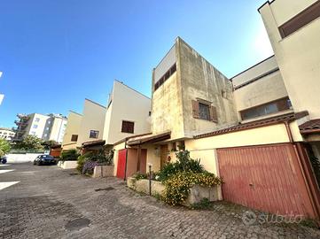 VILLA A SCHIERA A SASSARI