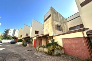 VILLA A SCHIERA A SASSARI