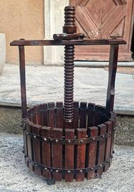 Grande torchio per vino in legno