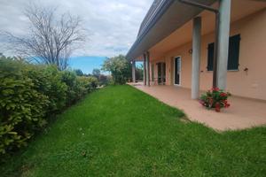 Morciano annuale con due camere e giardino