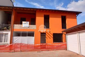 CASA SEMINDIPENDENTE A PORTALBERA