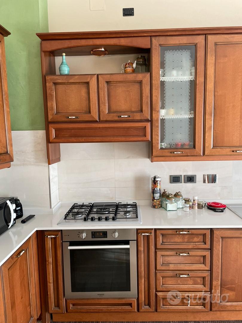 Cucina angolare in legno - Arredamento e Casalinghi In vendita a Torino