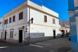 Locale commerciale in Via Garibaldi a Calasetta