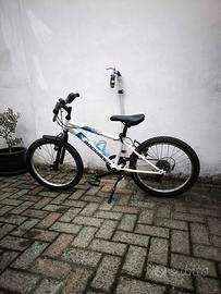 Bici MTB ragazzo Rockrider 20"