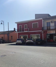 Locale commerciale in centro Uta