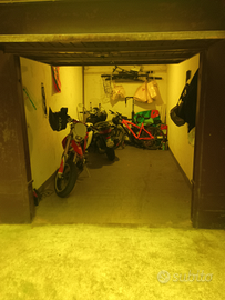 Posto moto in box privato