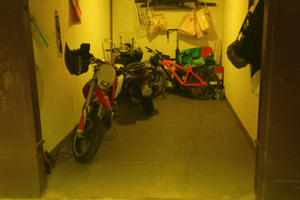 Posto moto in box privato