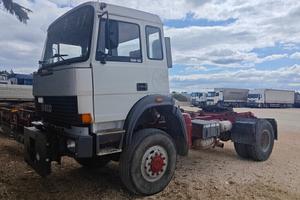 IVECO 190.30 trattore 4x4 con impianto idraulico