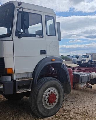 IVECO 190.30 trattore 4x4 con impianto idraulico