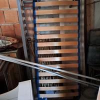 rete ortopedica a doghe in legno con piedini