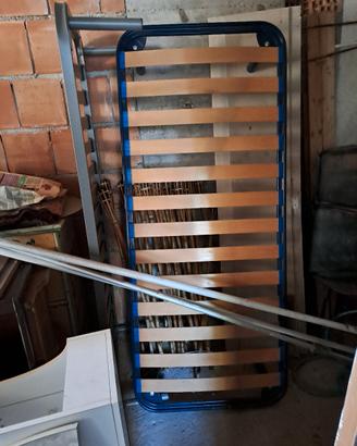 rete ortopedica a doghe in legno con piedini