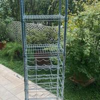 scaffale per vino e cibo