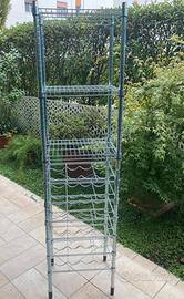 scaffale per vino e cibo