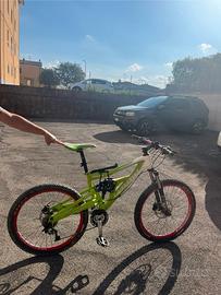 Mtb cannondale full carbon Mod. Moto 27