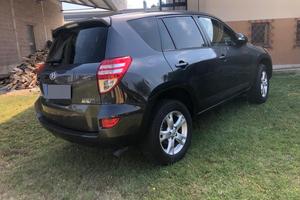Auto RAV 4