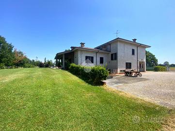 VILLA SINGOLA A SAN POSSIDONIO