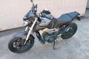 Yamaha MT-09 1st gen del 2014 con 45.500 km
