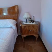 un como' e 2 comodini stile chippendale 