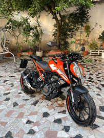 KTM Duke 125