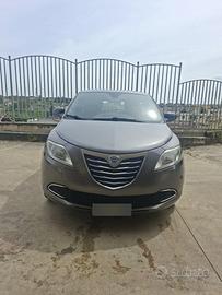 Lancia y Ypsilon 2011
