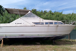 Motoscafo in fase di restauro