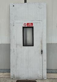 Pannello con porta e finestra