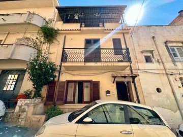 Casa indipendente a Borgetto, Via Gambino