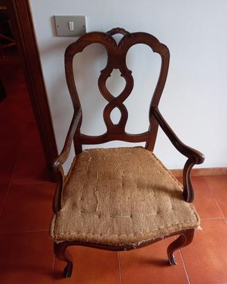 antica poltroncina in noce 