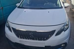 Peugeot 2008 BlueHDi 100 Allure (73 kw)