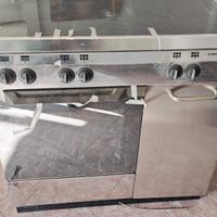 cucina Ariston 4 fuochi con forno in acciaio 