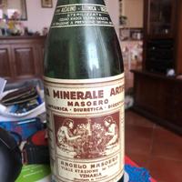 Vecchia bottiglia acqua minerale Masoero
