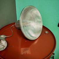 Lampada a sospensione industriale