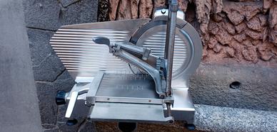 Affettatrice della ABM modello 330